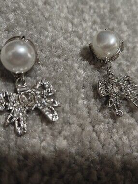 Silver Pearl Drop Earrings with Crystal Floral Charms mumi